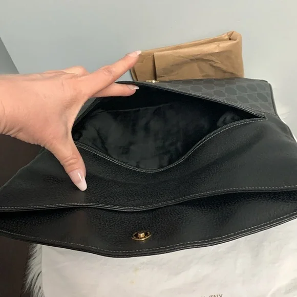 ❌SOLD❌Authentic vintage large black Gucci flap Cluch w dustbag - Picture 13 of 17
